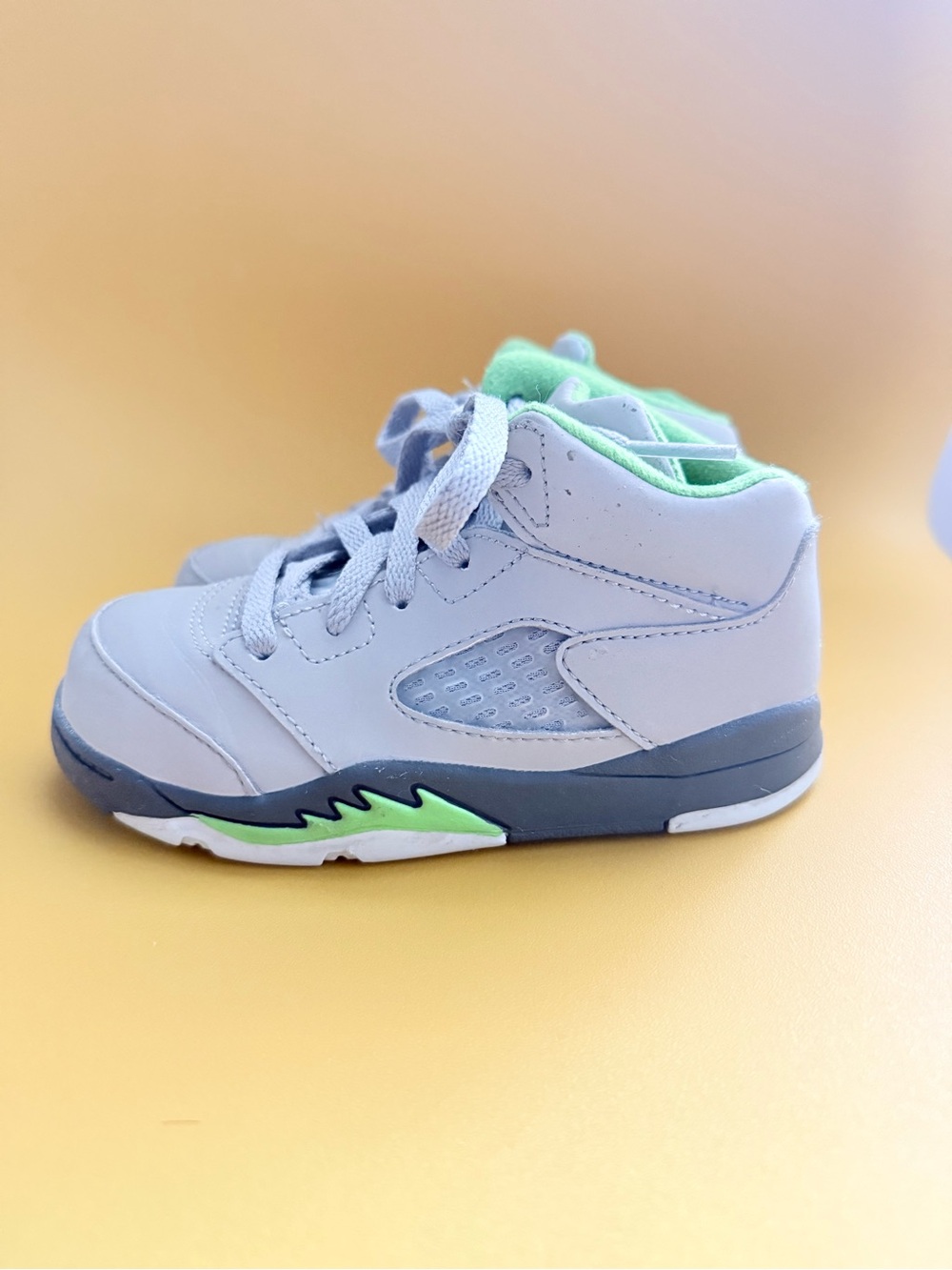 Kids Air Jordan 5 Retro Low white and green trainers